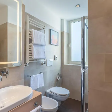 Hilton Garden Inn Rome Colosseum-3